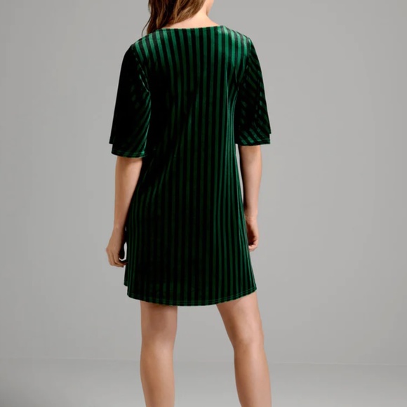 Conjuring Magic Shift Dress - Picture 4 of 9